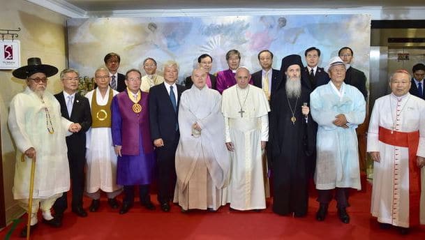Aliento del Papa a líderes religiosos de Corea: caminar juntos como hermanos y pregoneros de paz