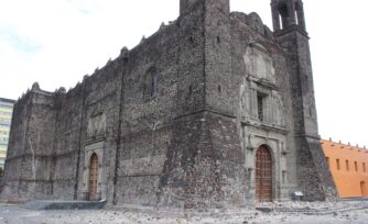 Colapsó la torre de la iglesia de Tlatelolco con el terremoto