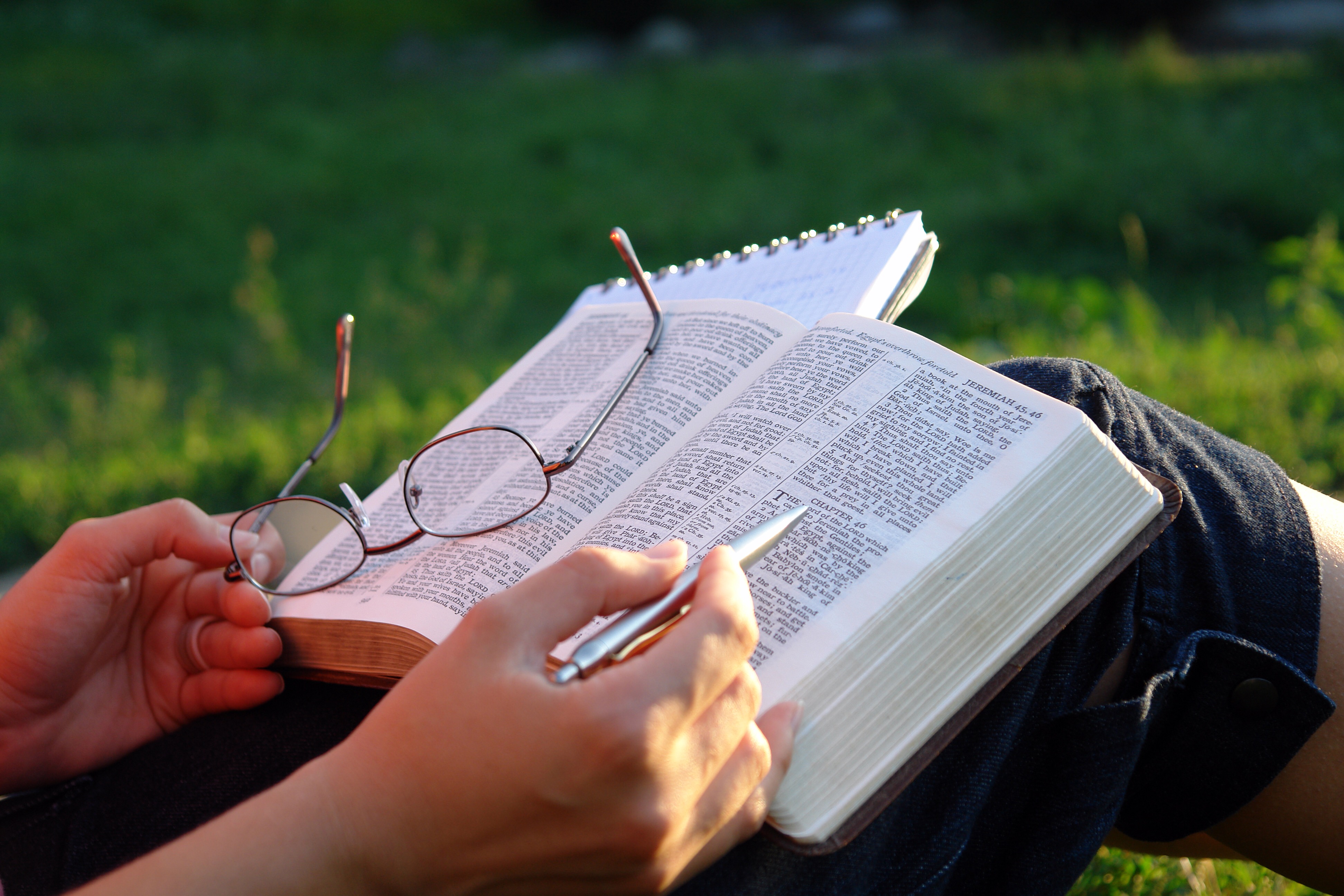 10 buenas razones para leer la Biblia | Desde la Fe