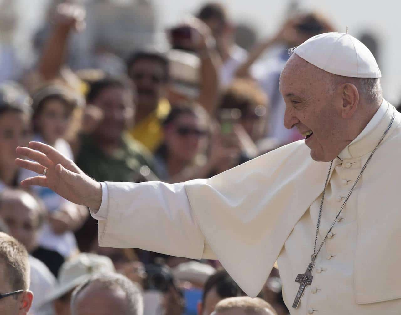 Primer saludo del Papa en Colombia: “No dejen que nadie les robe la alegría ni la esperanza”