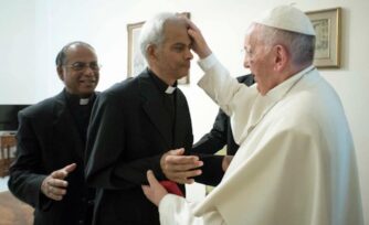 El Papa recibe al P. Tom Uzhunnalil, sacerdote salesiano que fue secuestrado por ISIS