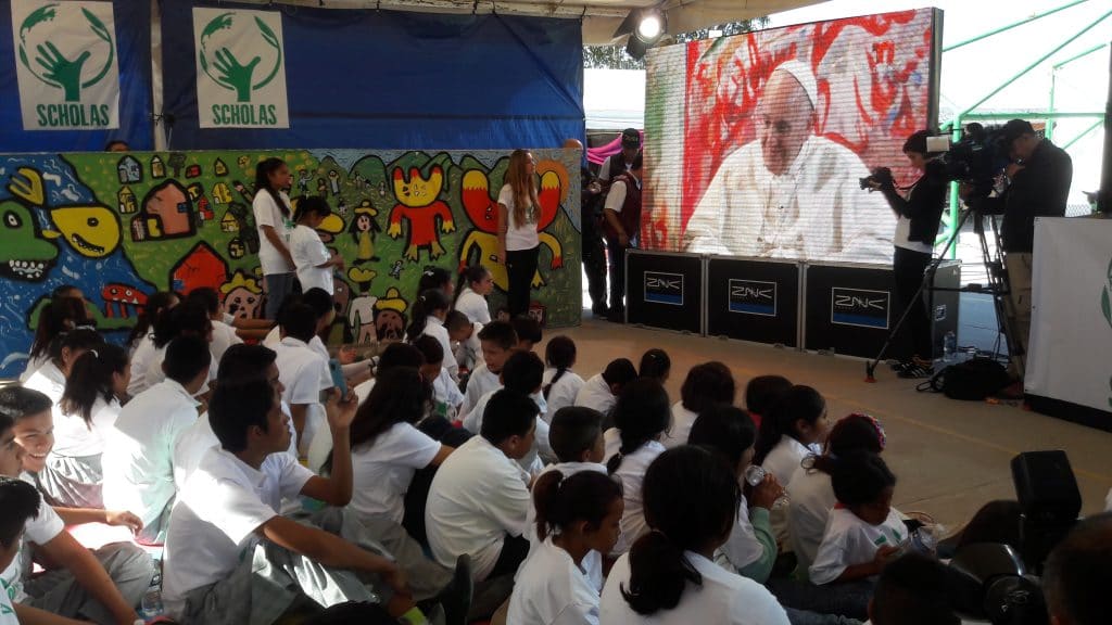 Francisco a reclusas mexicanas: “Sean valientes y humildes”