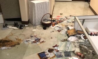 Incendian altar y roban dinero de colectas de iglesia católica en Las Vegas