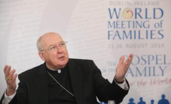Cardenal Farrel: los sacerdotes “no tienen credibilidad” a la hora de atender pastoralmente a los matrimonios