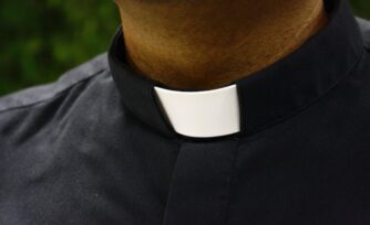 Asesinan a sacerdote católico en Kenia