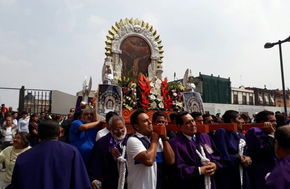 Celebra comunidad peruana en México al Señor De los Milagros