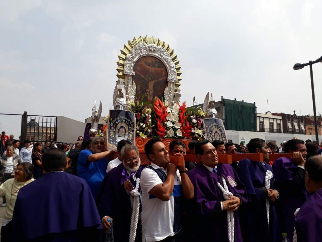 Celebra comunidad peruana en México al Señor De los Milagros
