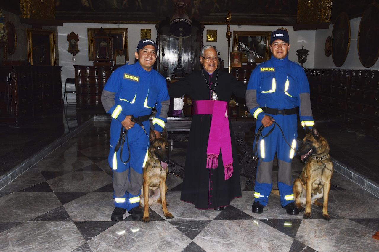 Entrega la Catedral de México reconocimientos a las Fuerzas Armadas, y la Marina por su labor de rescate durante los pasados sismos