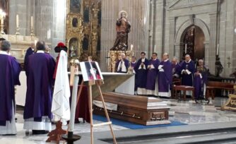 Celebran en Catedral Misa de cuerpo presente por el Padre Alberto Fernández Valencia