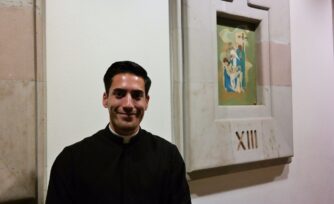 Testimonio: “A Cristo le hacen falta muchas  manos para abrazar a su Iglesia”