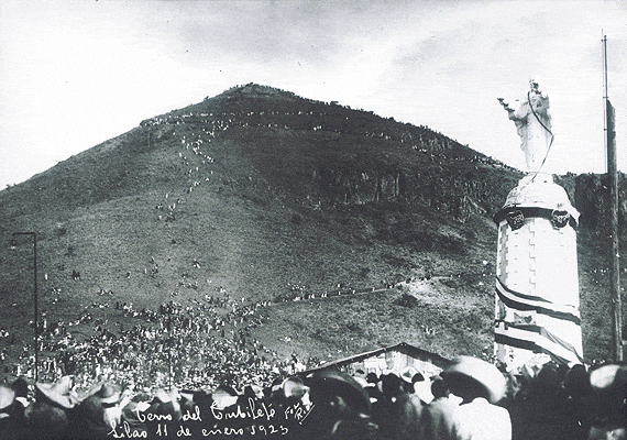 Ceremonia en el Cerro del Cubilete, Guanajuato. Años veinte. Fuente: http://biblioweb.tic.unam.mx