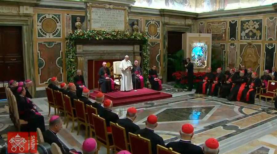 El Papa explica a la Curia Romana cómo debe ser la Navidad