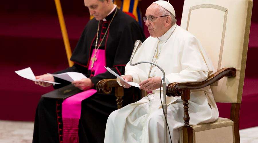 El Papa sobre su viaje: He visto en los jóvenes un futuro de fraternidad y no de armas
