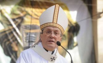 Fallece Arzobispo de Mendoza tras lucha contra el cáncer