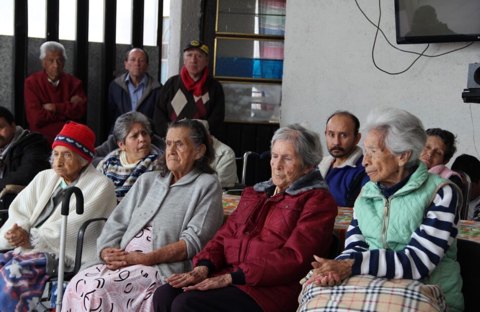 Sacerdote pide ayuda para que sus ancianitos tengan un lugar propio donde vivir