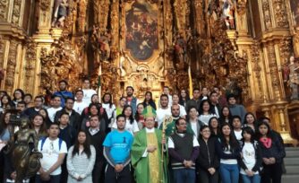 Peregrinan jóvenes de la Arquidiócesis de México al Santuario de Cristo Rey