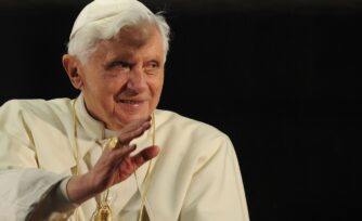 Autoridad vaticana explica cuál es el estado de salud de Benedicto XVI