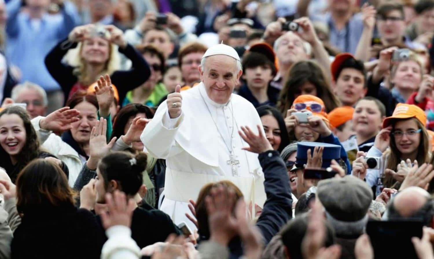 ¿Cómo te puedes sumar a la Hora Santa por el Papa Francisco?