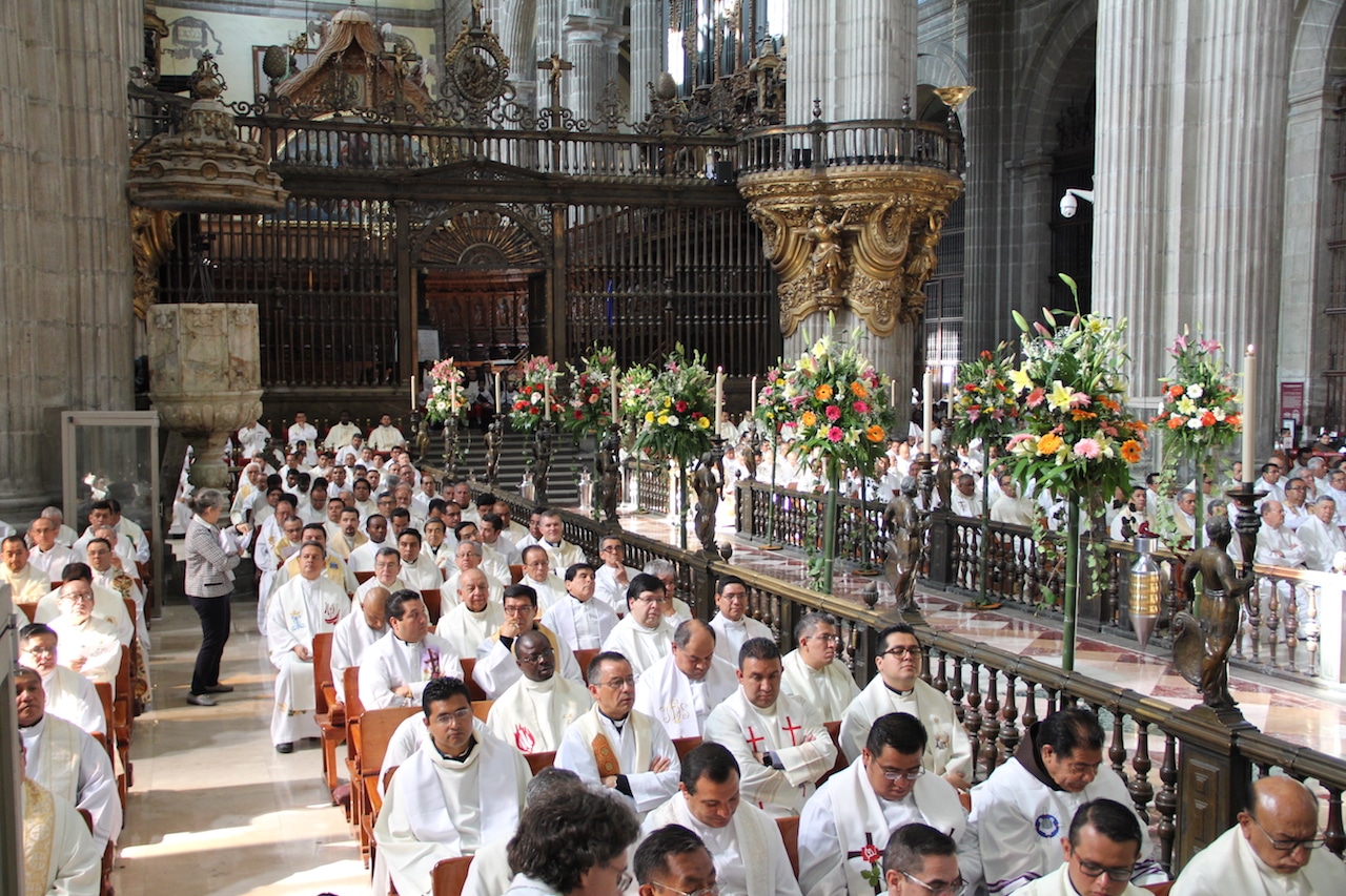 Lanzan intensa jornada de oración por los sacerdotes