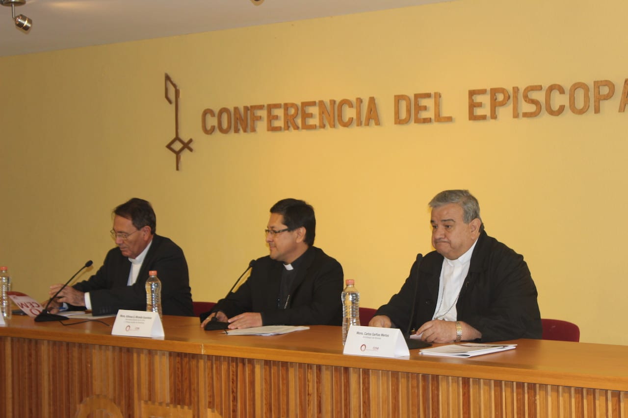 La CEM cierra filas en torno  al obispo de Chilpancingo-Chilapa