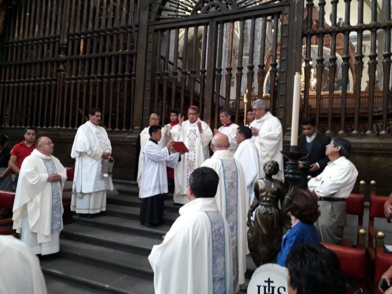 Celebran en la Catedral y en El Sagrario al Señor de la Misericordia
