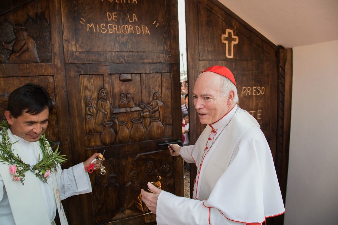 Bendice el Card. Aguiar Puerta de la Misericordia  y reinaugura la guardería San Juan XXIII