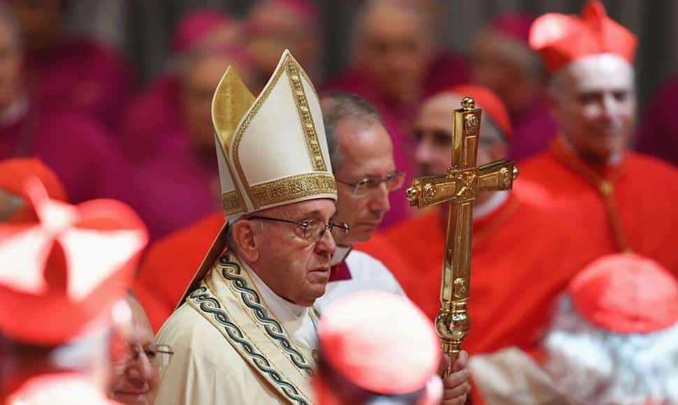 El Papa a nuevos cardenales: Huyan de las intrigas y nunca se crean superiores a nadie