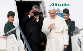 Papa Francisco llega a Ginebra para hablar de ecumenismo, paz y unidad