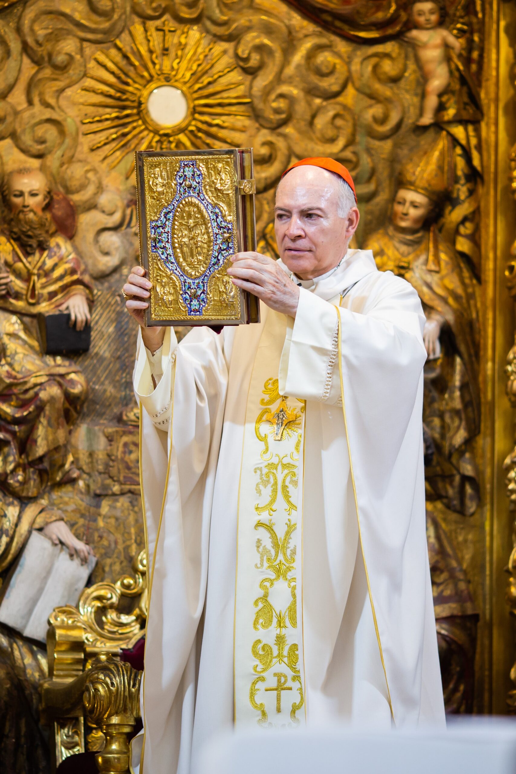Conociendo al Arzobispo de México:  La Biblia, historia viva
