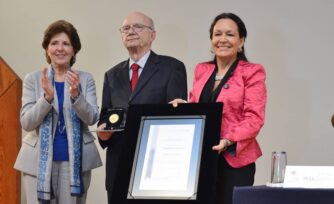 Otorgan al Dr. Roberto Meli la “Medalla Bellas Artes de Arquitectura”