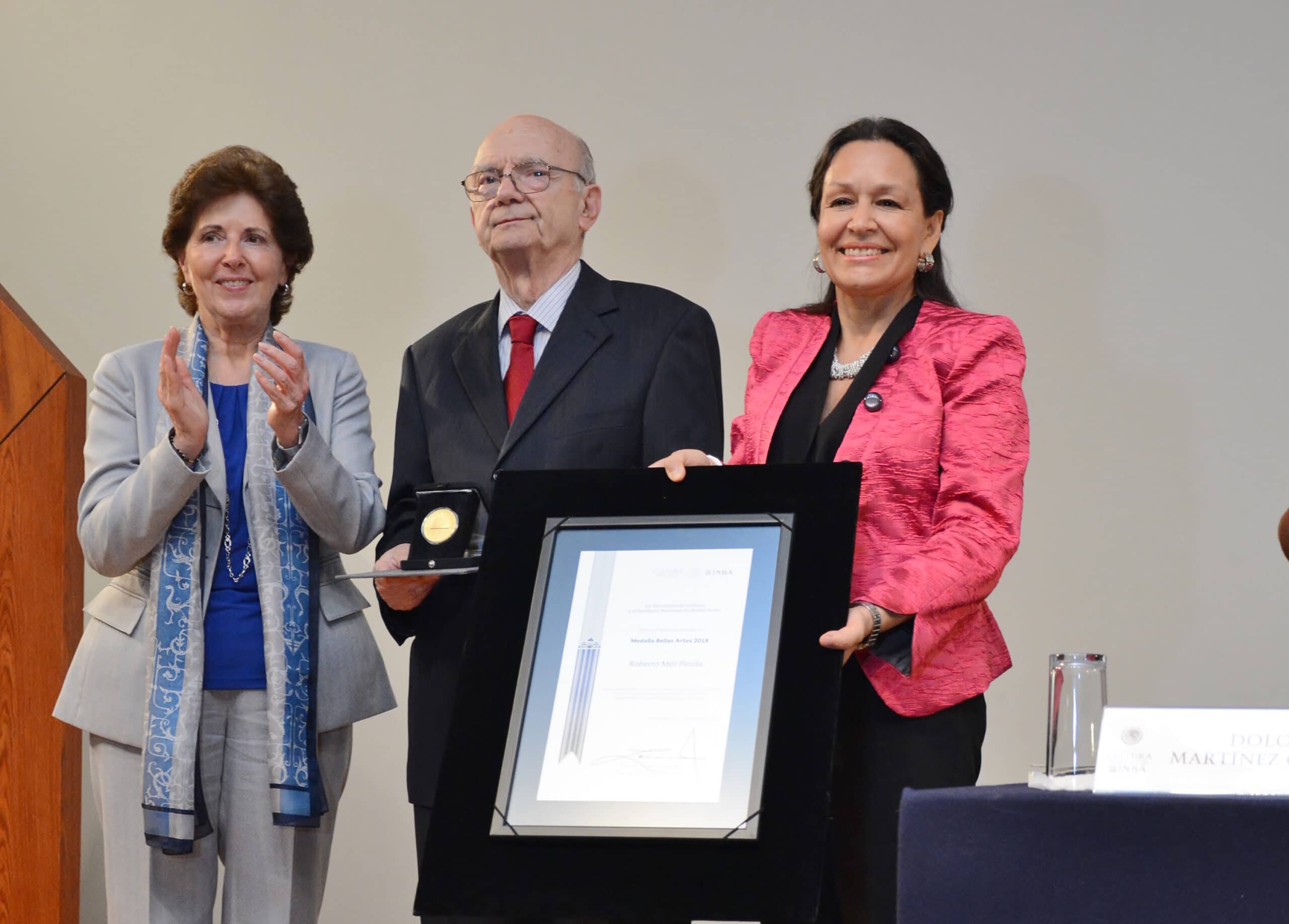 Otorgan al Dr. Roberto Meli la “Medalla Bellas Artes de Arquitectura”