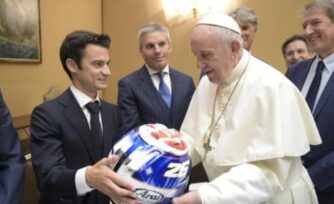 Papa: Que el deporte transmita a los jóvenes la pasión por la vida