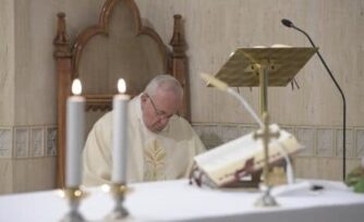 Papa en Santa Marta: acusarse a sí mismo, nunca a los demás