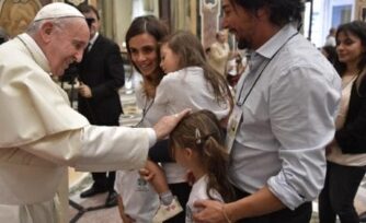 Papa: la ternura es derramar en el mundo el amor de Dios