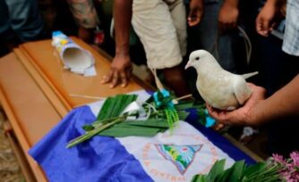 Nicaragua entierra a otro adolescente que luchaba por la libertad