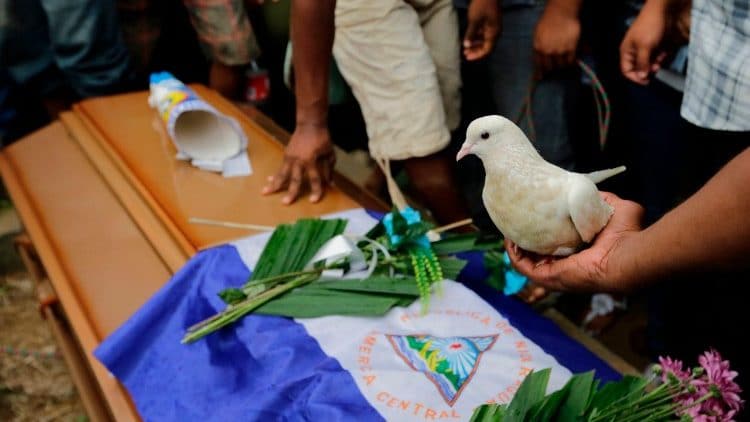 Nicaragua entierra a otro adolescente que luchaba por la libertad