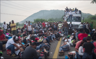 Miles de niños en la caravana migrante necesitan protección