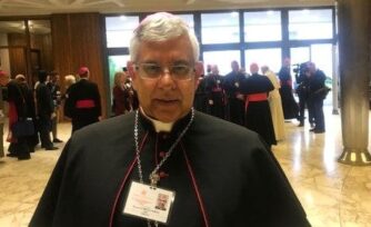 #synod2018, Mons. García del Perú: acoger a los migrantes con más solidaridad