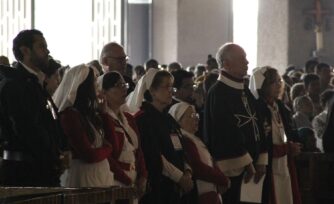 Acuden enfermos a la Basílica para descansar su dolor en la “Morenita del Tepeyac