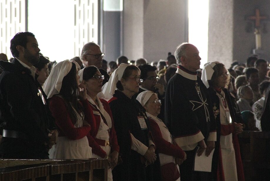 Acuden enfermos a la Basílica para descansar su dolor en la “Morenita del Tepeyac