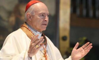 Cardenal Carlos Aguiar pide replantear acercamiento de la Iglesia con jóvenes