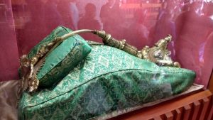 El Cristo del atentado: la historia y el misterio del crucifijo que “salvó” a la Virgen de Guadalupe