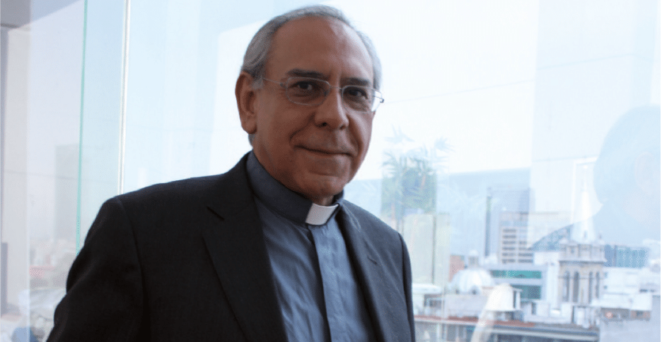 El Card. Aguiar nombra al P. Mario Ángel Flores nuevo rector de la Universidad Lumen Gentium