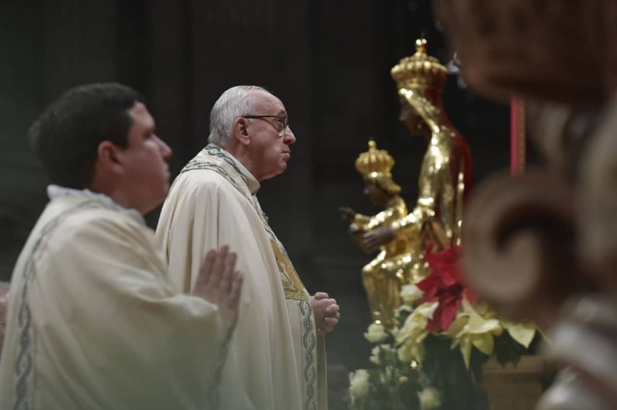 En víspera de Año Nuevo, el Papa pide pensar en las personas sin hogar