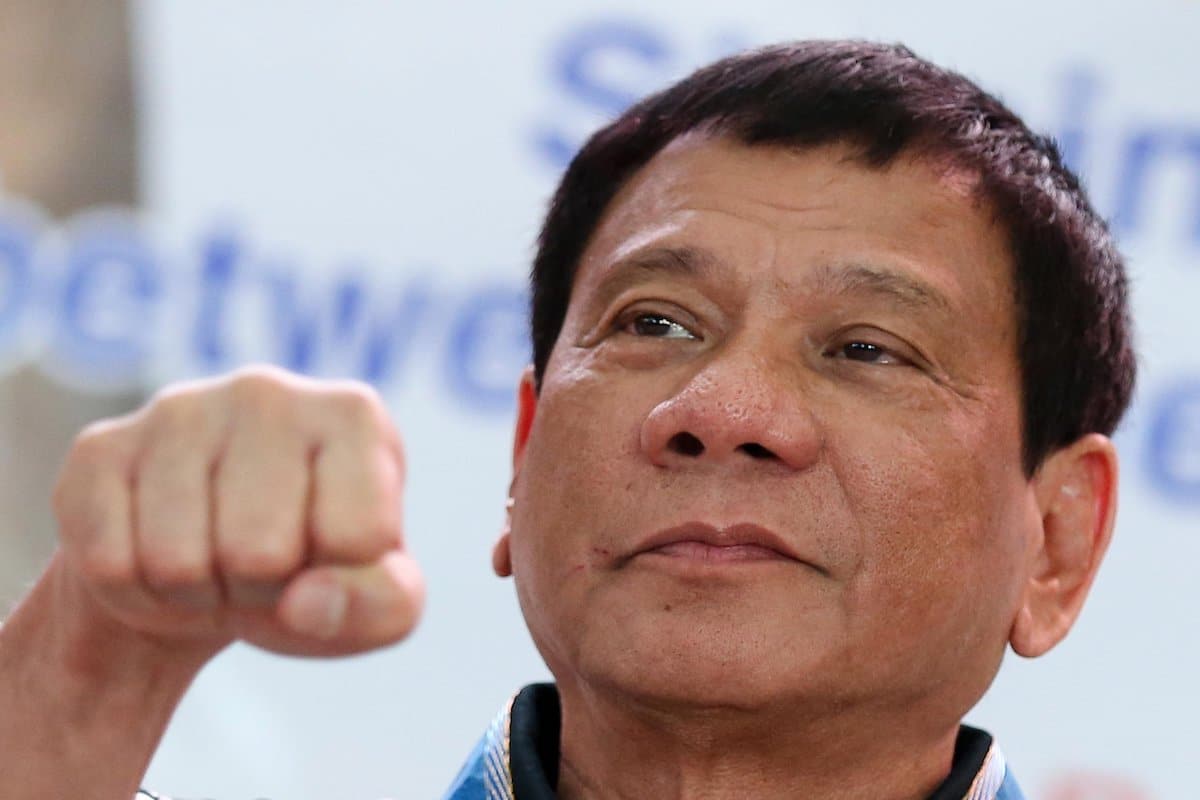 Presidente de Filipinas incita a matar a obispos católicos
