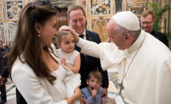 Por qué nunca debes pelear frente a los hijos, según el Papa Francisco