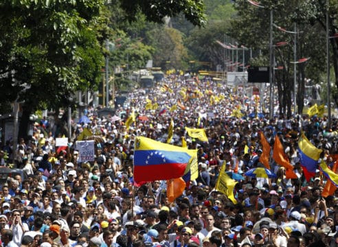 Los obispos de Venezuela piden evitar la violencia