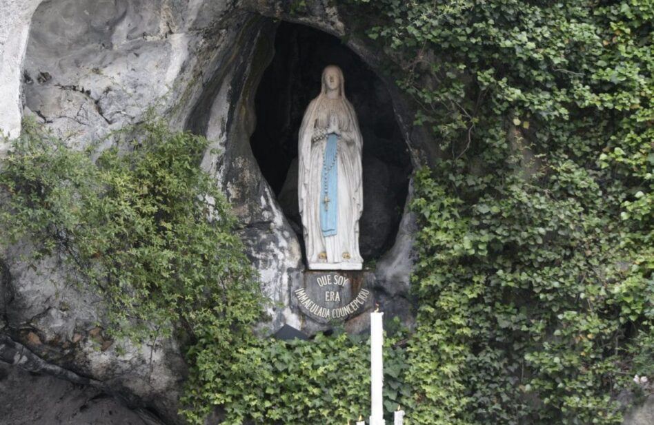 Así puedes enviar tus intenciones a la Virgen de Lourdes por internet