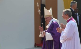 El Papa pide orar por encuentro para la protección de menores