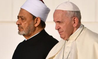 El Papa y el Gran Imán: Dios no quiere que se aterrorice en su nombre